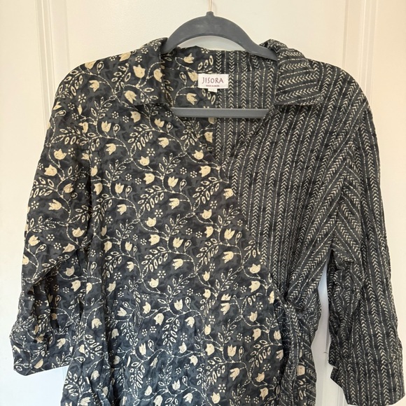 JISORA Dainty Florals with Arrows on Blue Cotton Top - Picture 8 of 14